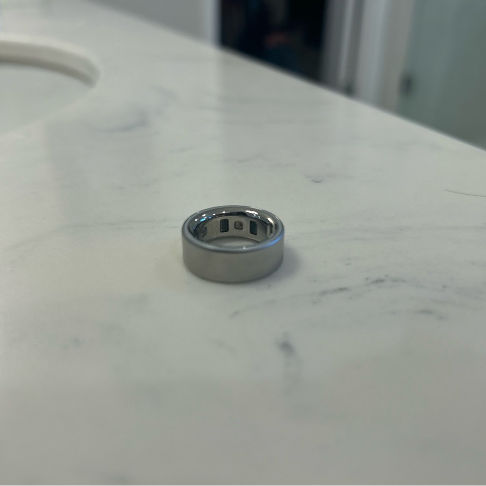 Oura Ring 4 Brushed Silver